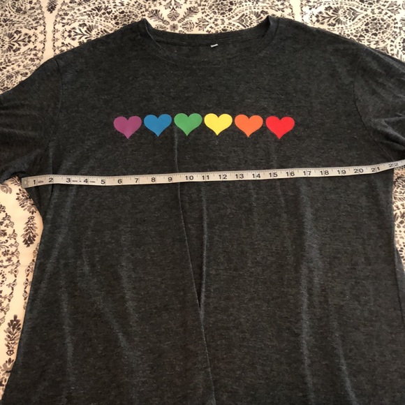 Women’s XL Dark Heather Gray LGBT Pride Rainbow Hearts Tee Shirt - Picture 3 of 4